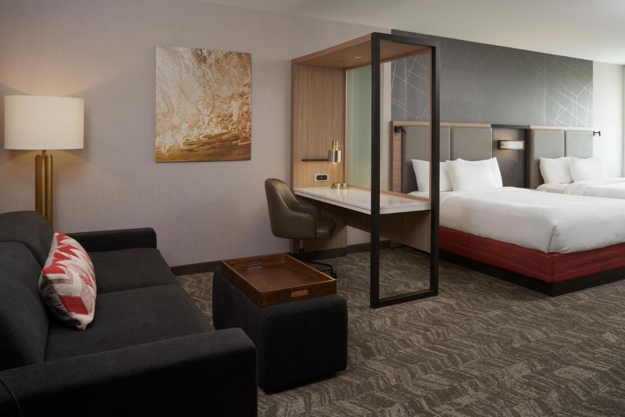 Springhill Suites By Marriott Fort Myers Estero Exterior photo
